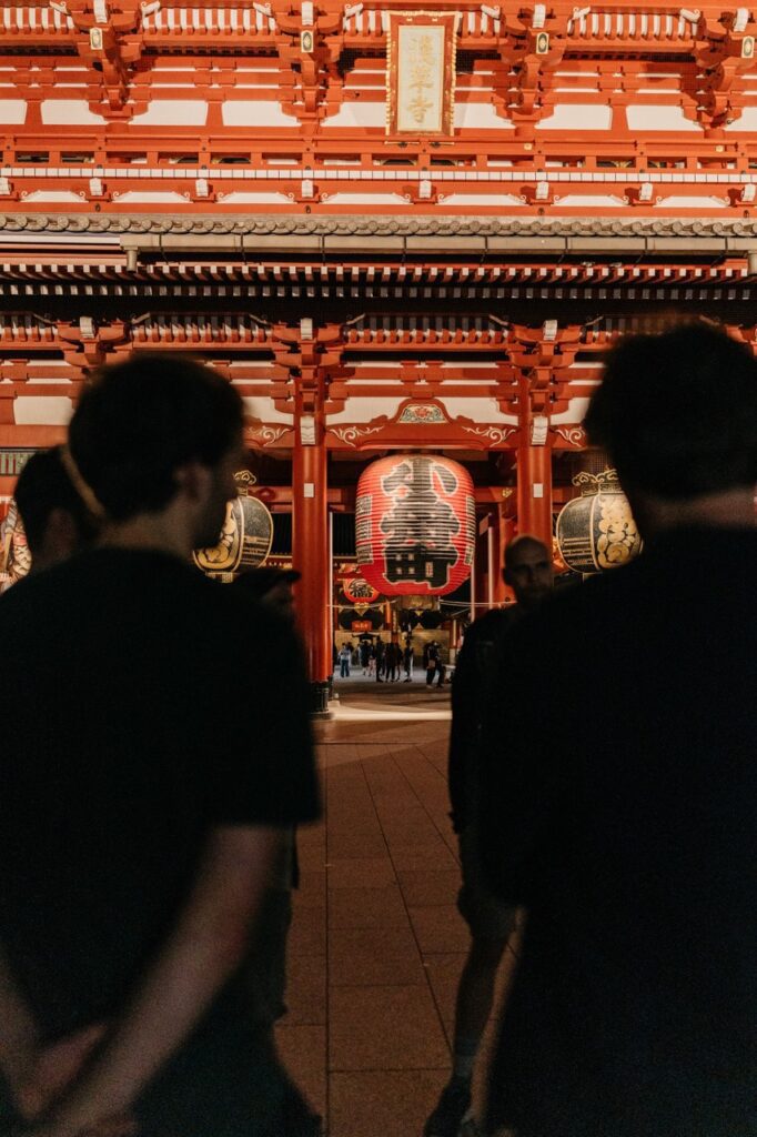 roadtrip door Japan – reizen in Japan – Japans landschap – natuur in Japan – cultuur in Japan – traditionele Japanse architectuur – Japanse tempel – streetfood in Japan – Japanse bergen – reizen met de auto in Japan – lokale ervaringen Japan – authentiek Japan – verborgen plekken Japan – Japanse stad – landelijke Japan – Japan in de herfst – Japan in de lente – avontuurlijke reis Japan – uitzicht in Japan – Japan Nomads reis