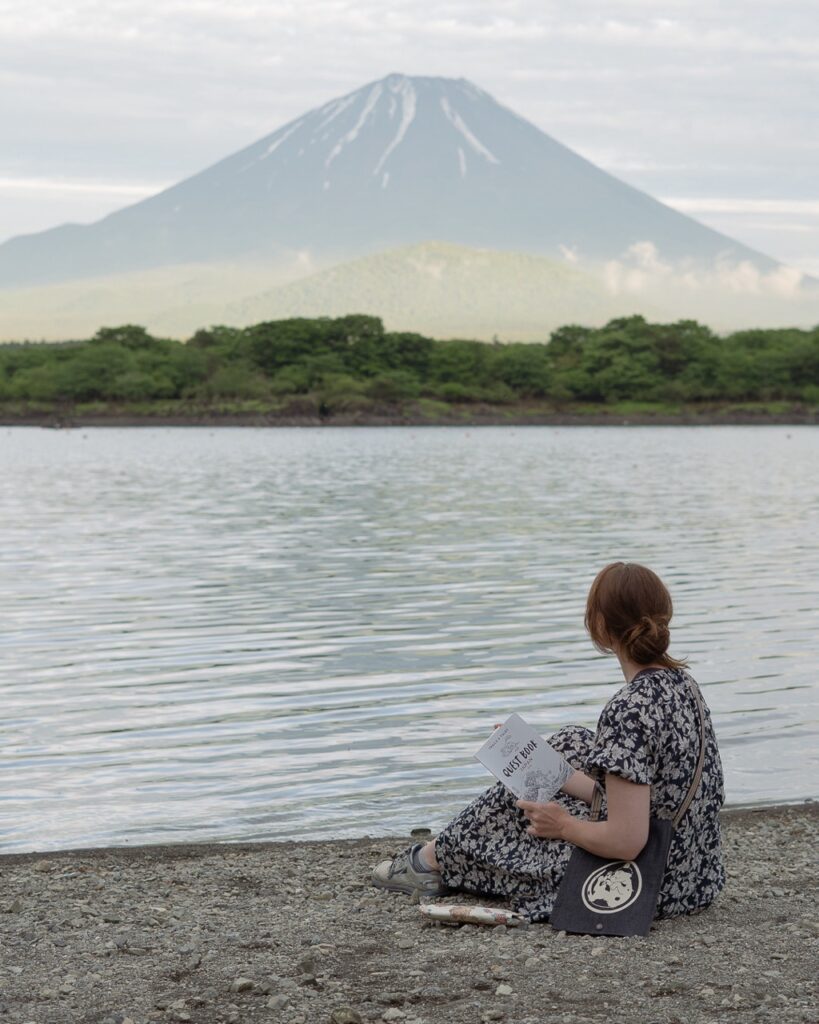 roadtrip door Japan – reizen in Japan – Japans landschap – natuur in Japan – cultuur in Japan – traditionele Japanse architectuur – Japanse tempel – streetfood in Japan – Japanse bergen – reizen met de auto in Japan – lokale ervaringen Japan – authentiek Japan – verborgen plekken Japan – Japanse stad – landelijke Japan – Japan in de herfst – Japan in de lente – avontuurlijke reis Japan – uitzicht in Japan – Japan Nomads reis