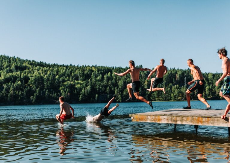 Une gorupe lors d'un voyage en Suède