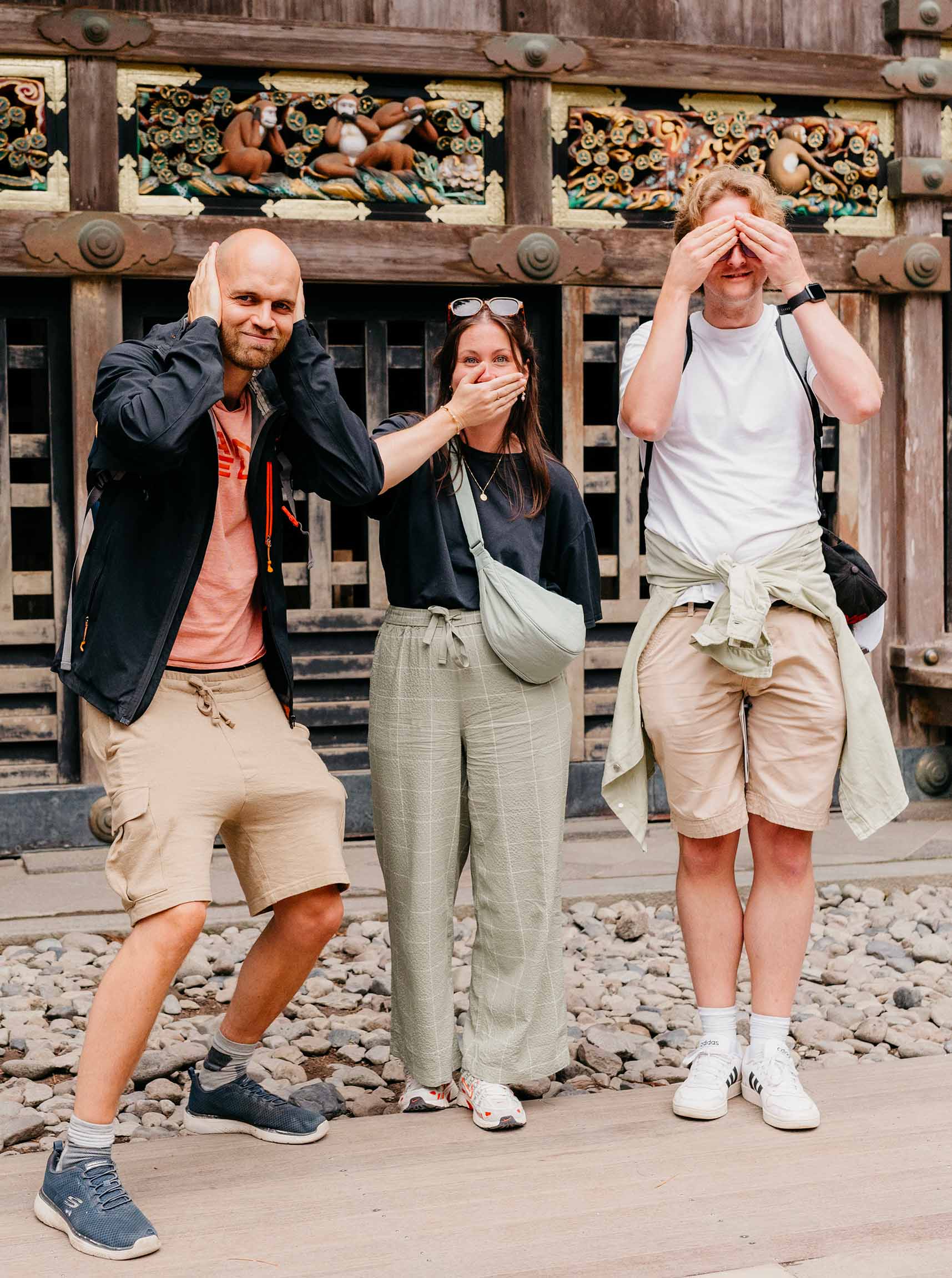 3 personnes fun au Japon, voyage de groupe