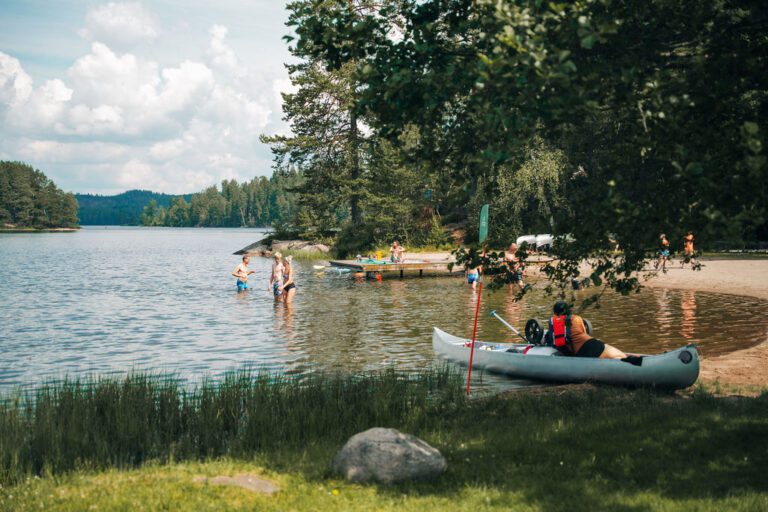 families op canoe tribe