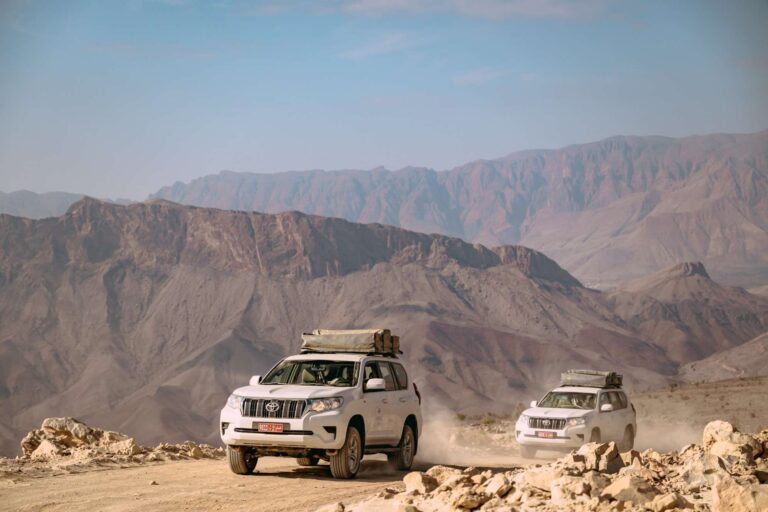 4x4 that crosses the mountains of Oman