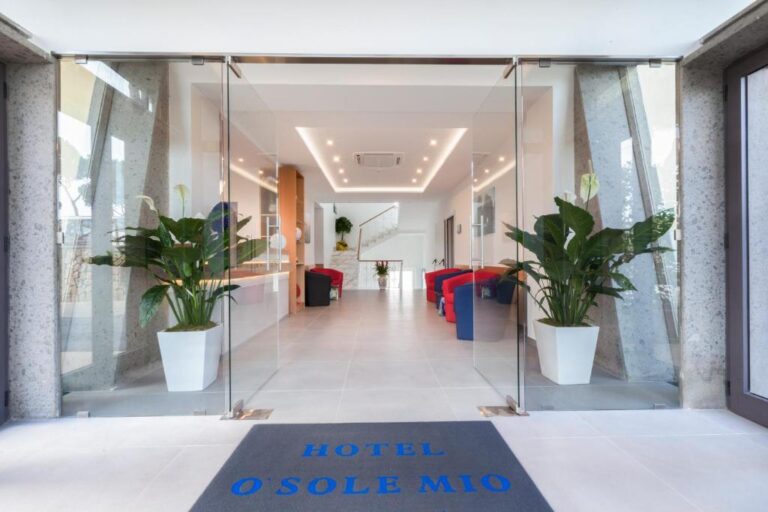 Hôtel Amalfi pendant le Vespa Trip Amalfi, hôtel avec piscine à Amalfi pendant la visite en Vespa d'Amalfi.