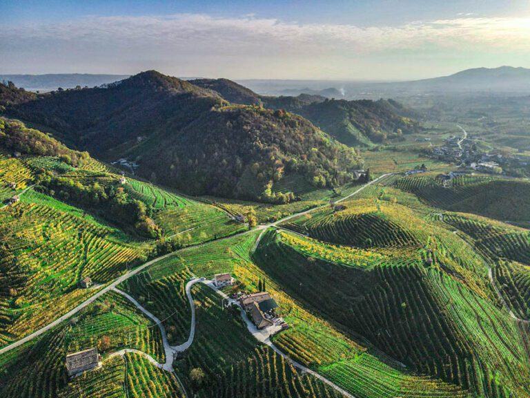 Tour en Vespa dans le nord de l'Italie dans les collines de Prosecco, tour en Vespa dans le Vénétie.