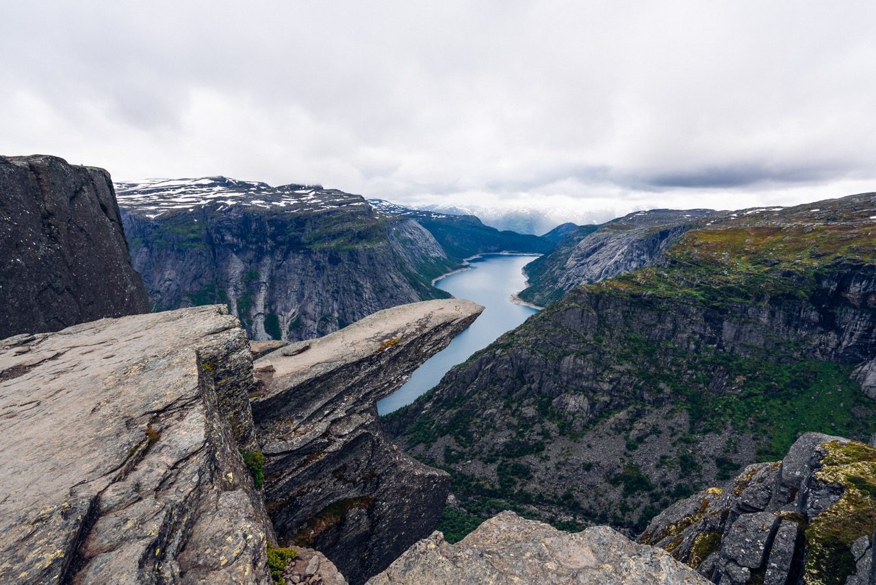 Trolltunga en Norvège pendant le Norway Trail