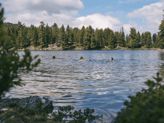 Meer in Albanië om te zwemmen op de pieken van de Balkan - Balkan Trail