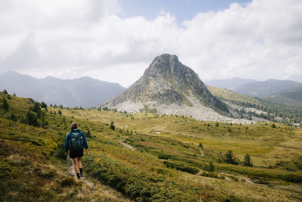 Uitzicht op een berg in Albanië op de Balkan-pieken - Balkan trail