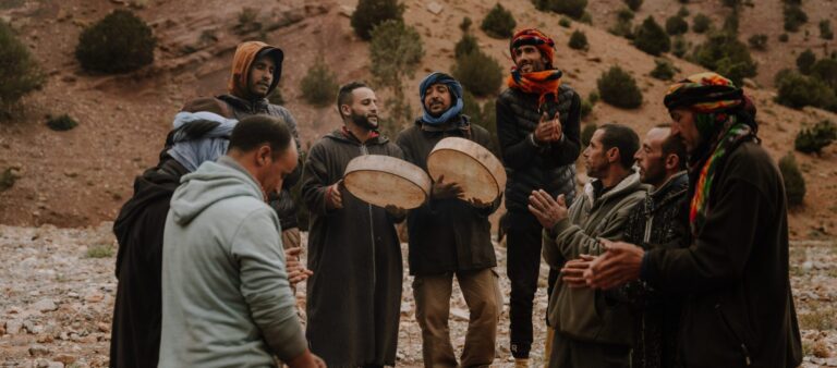 music berbère au maroc dans l'atlas pendant l'atlas trail