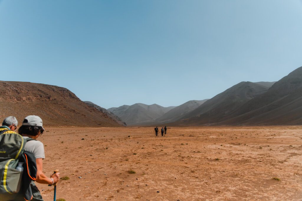 randonnée en groupe dans l'atlas marocain