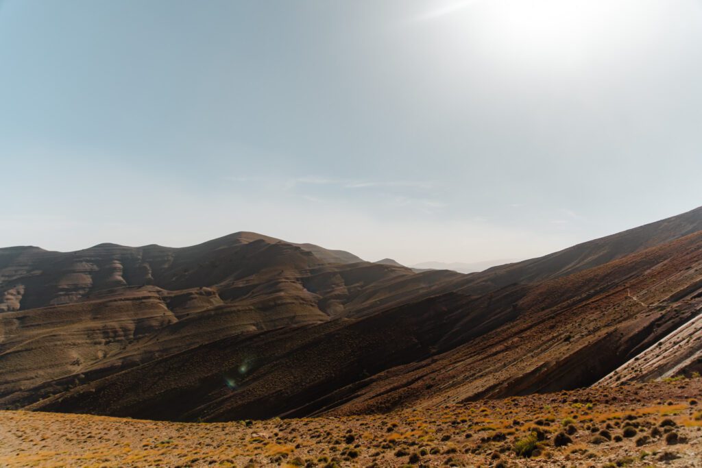 Vue sur les montagnes colorées de l'Atlas central