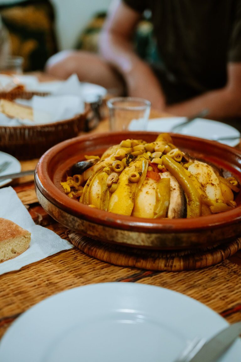 Tajine, nourriture locale marocaine dans atlas