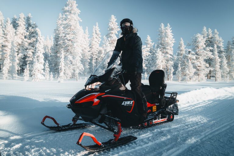 Snowmobile tour