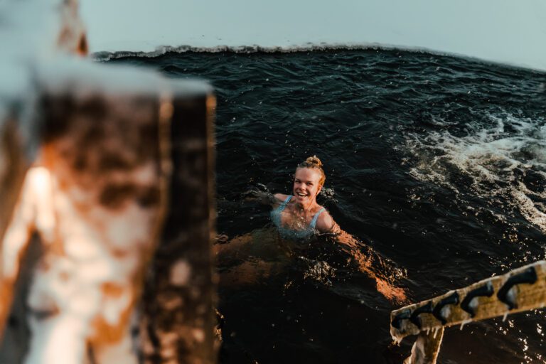 Tremper dans l'eau glacée