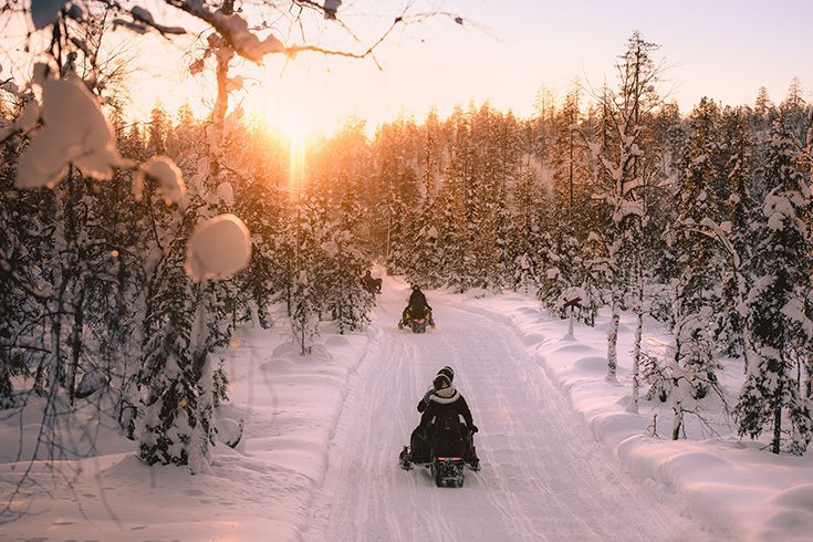 Snowmobile tour Äkäslompolo