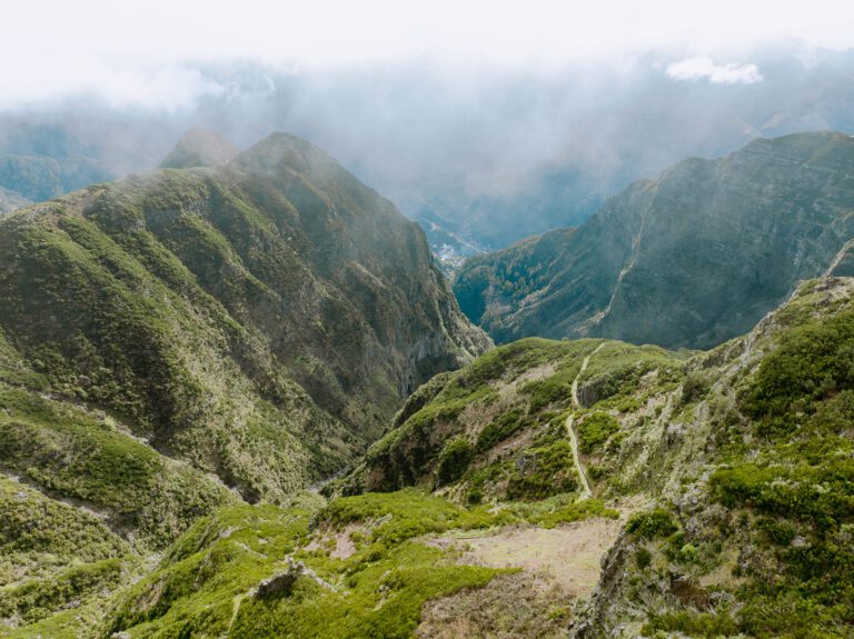 hike in Madeira - hiking in Madeira - hiking trail on the island of Madeira - hiking in Madeira -