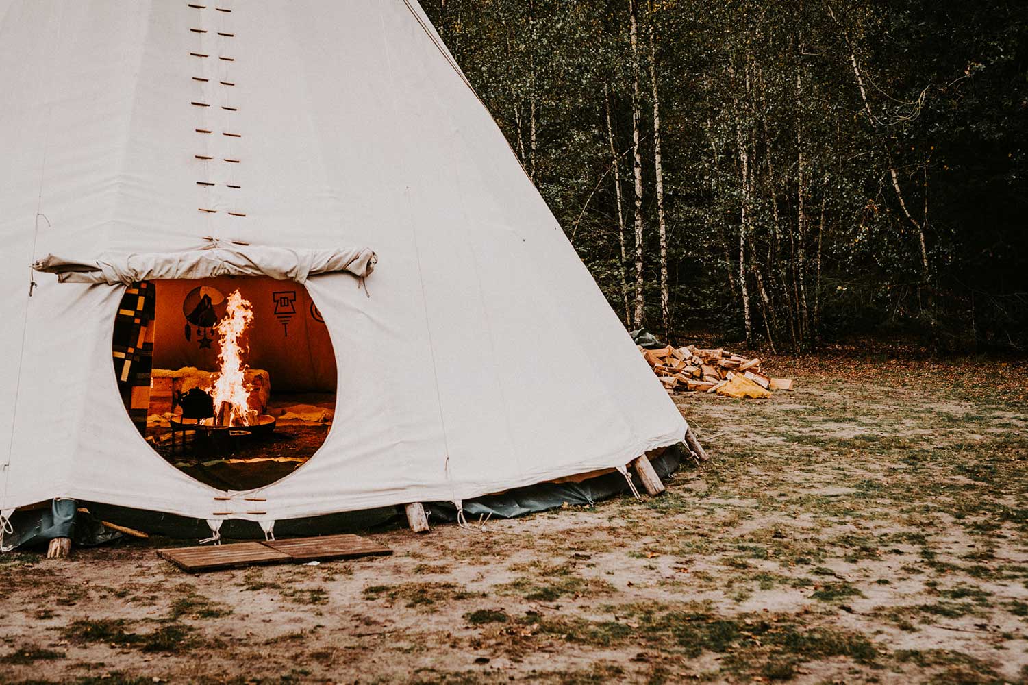 Tipi tent op winterwoods
