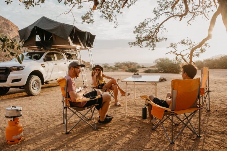 Groepsreis Namibië - vrienden op camping - rondreis Namibië