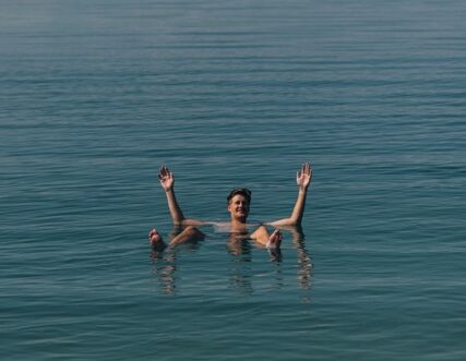 Groepsreis in Jordanië - Solo reis in Jordanië - Drijven in de Dode Zee