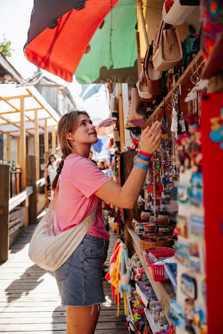 Groepsreis Guatemala - 14 daagse doorreis Guatemala - Vakantie in Guatemala - Traditionele marktjes van Panajachel - Boottrip naar Santa Cruz - soloreizen Guatemala