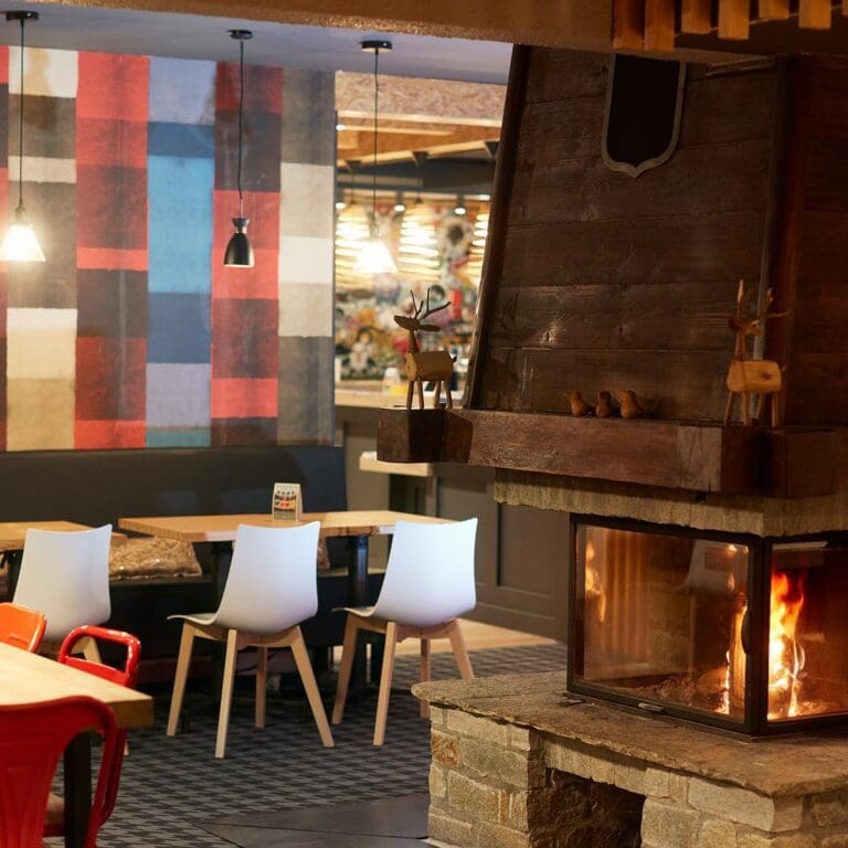 Groepsreis Franse Alpen - Skireis - Soloskireis - Solo Skiën - Solo Snowborden - Alpes D'Huez - hostel