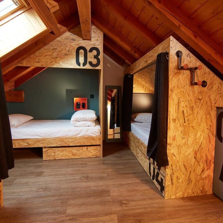 Groepsreis Franse Alpen - Skireis - Soloskireis - Solo Skiën - Solo Snowborden - Alpes D'Huez - hostel