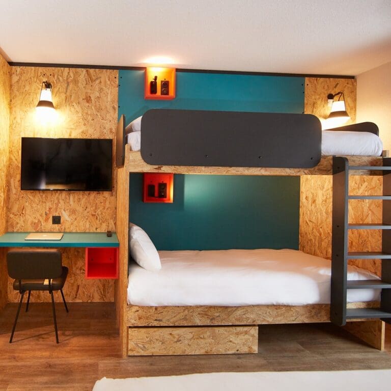 Groepsreis Franse Alpen - Skireis - Soloskireis - Solo Skiën - Solo Snowborden - Alpes D'Huez - hostel